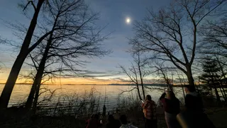  Thinking of trying to photograph the eclipse? I tried so hard to shoot the last one with my iPhone Pro Max and my DSLR — but in the end I'm glad I abandoned both 