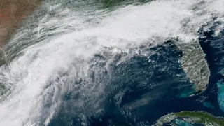 ¿Cómo avanza la tormenta Genevieve en el Pacífico?