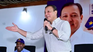 Abel Martínez se pregunta si “¿El Día de los Padres va?"