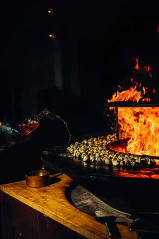 Les mordus de grillade : patience, observation, préparation... comment réussir son feu pour un barbecue réussi
