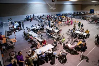 Más de 11.500 evacuados por los incendios en Madrid y Ávila, que avanzan sin control