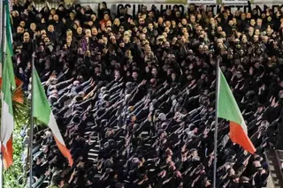 Fece il saluto romano ad Acca Larentia, prefettura gli nega patentino da buttafuori