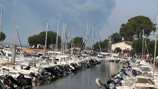 Waldbrände in Frankreich: Ausweg Flughafen – Eine Urlaubsregion auf der Flucht vor dem Feuer