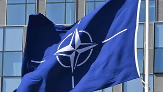 Spionage-Verdacht im NATO-Hauptquartier: Kanadische Praktikantin festgenommen