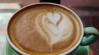 Experten mit neuer Empfehlung: So können fünf Tassen Kaffee täglich das Herzinfarkt-Risiko senken