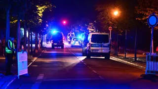 CSD in Berlin: Auto fährt in Menschenmenge – erste Bilder vom Einsatzort