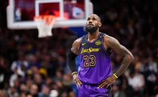Sixers give ‘King James’ royal welcome to Philadelphia